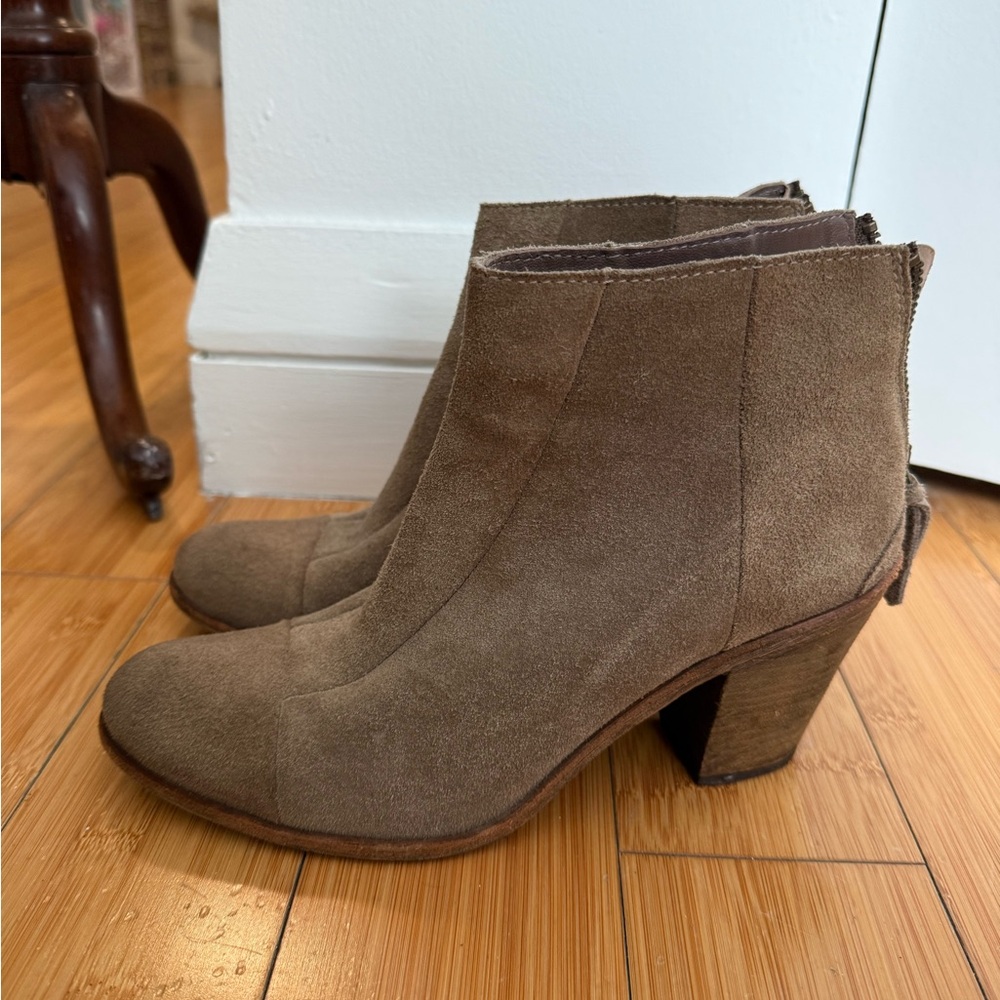 Hoss Intropia Brown Suede Ankle Boots - Size 8